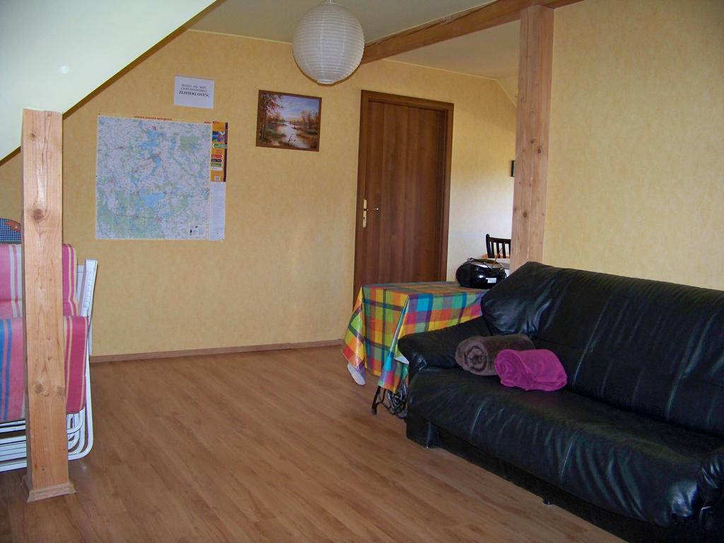Dw Zlote Klosy Wrony Exterior foto